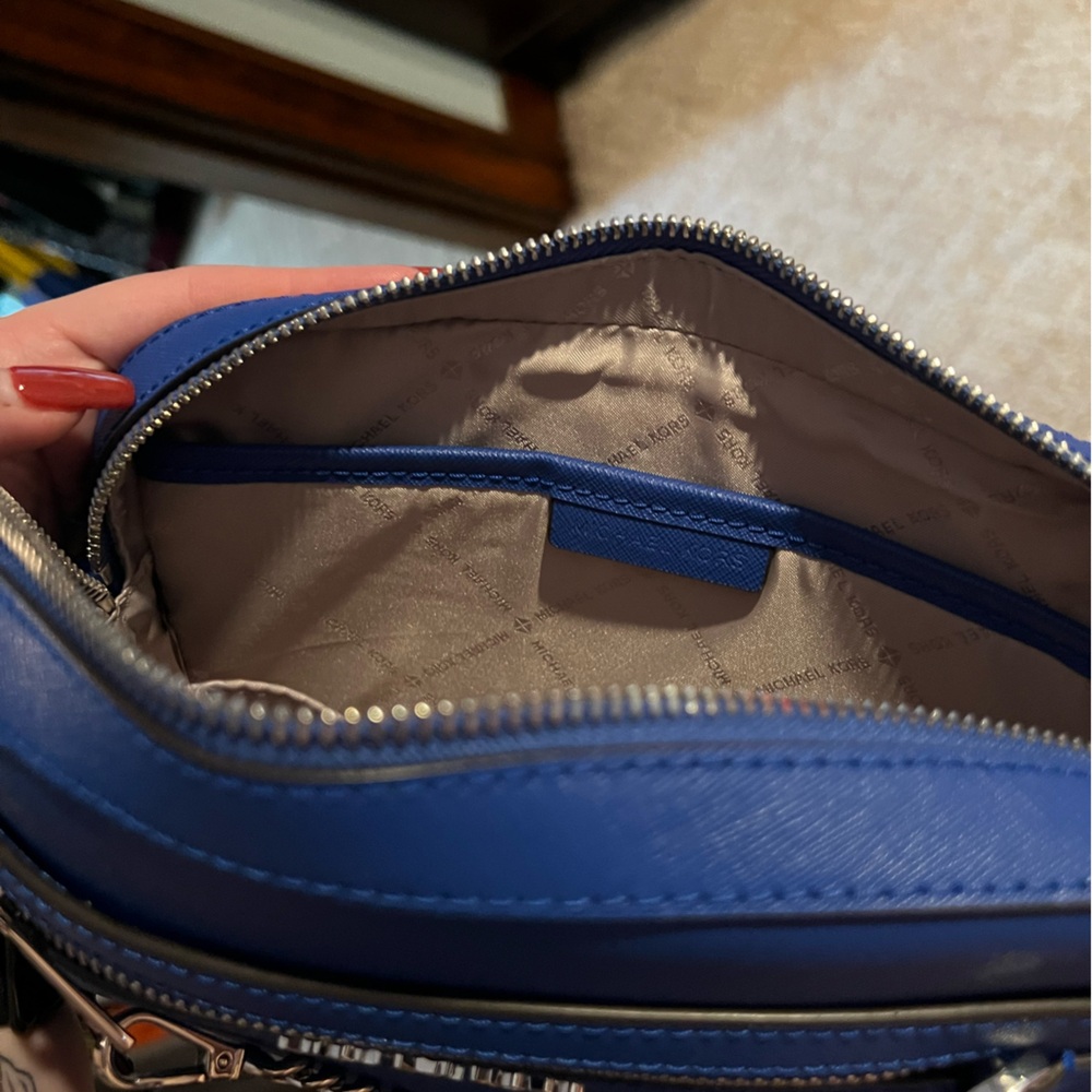 Electric blue Michael Kors crossbody - Picture 7 of 7
